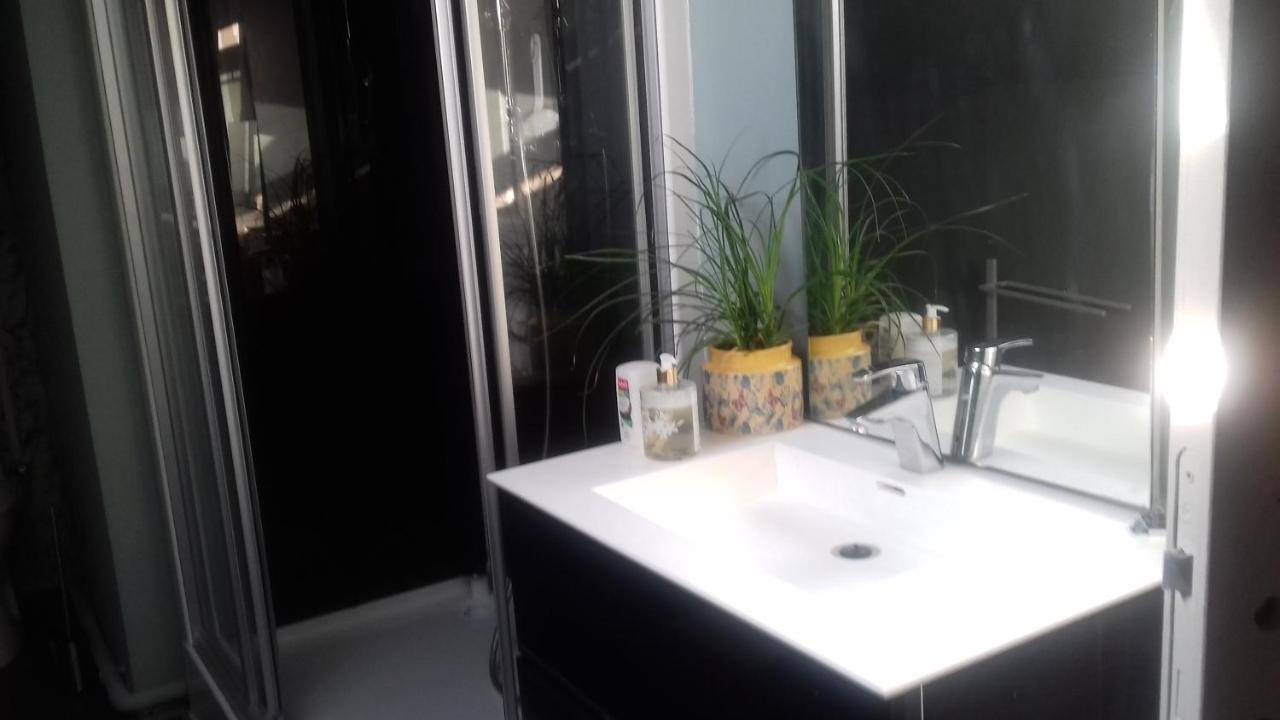 Chambre Dans Maison Privee Awoingt Exterior foto